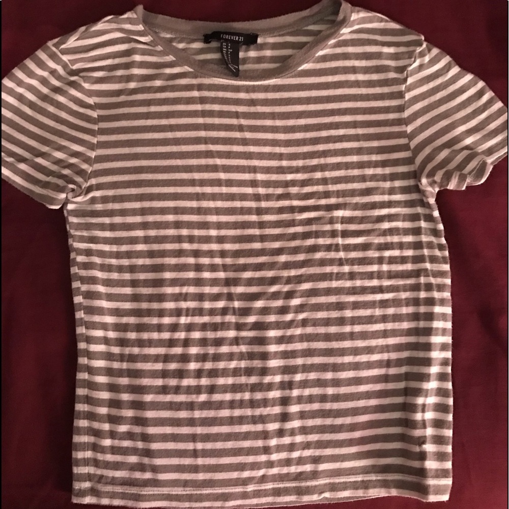 F21 Gray and White Stripped Tee 🍭